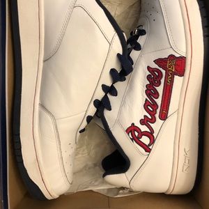 Reebok Men's MLB Braves Clubhouse Oversize Sneaker